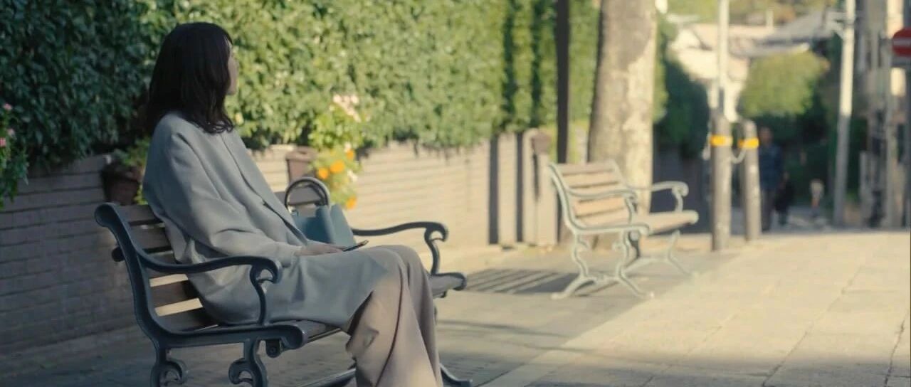 梁文道：他人的目光是囚笼，我们没有被它禁闭的理由