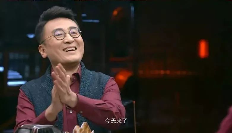 保持微笑的英文_保持微笑的简短句子英文_英文保持微笑怎么说