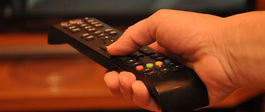 还敢看电视吗？研究发现：每多看1小时电视，大脑灰质体积减少0.5%...