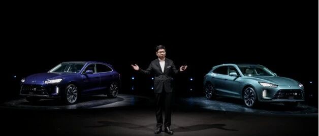 鸿蒙上车 AITO“问”界  华为凭什么赋能汽车行业？