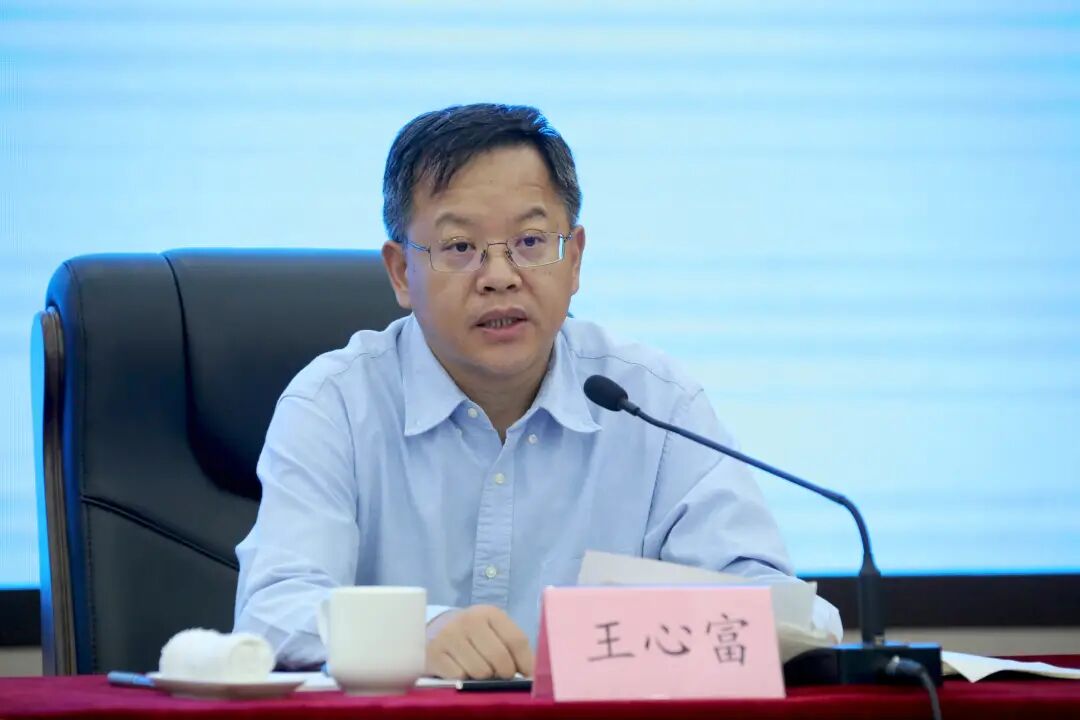 山东省政府副省长王心富讲话王心富强调,各级各部门要深刻领会革命