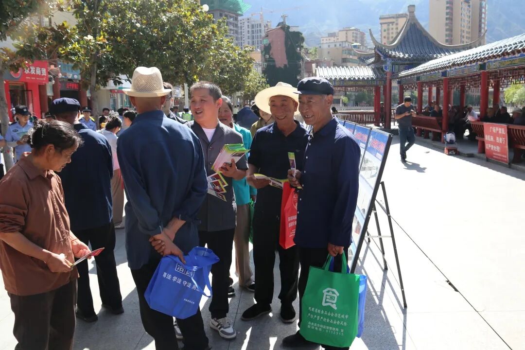 6月26日禁毒宣传 (9).JPG