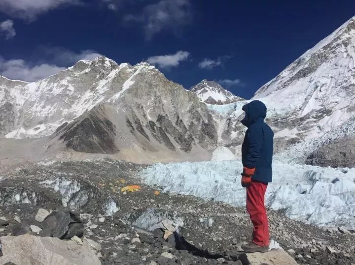 珠峰上有什麼，垃圾、屎？還有登山者遺體構成的路標！ 旅行 第8張