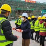 内江市委常委、组织部部长苟小莉一行赴内江二中项目开展送温暖慰问活动