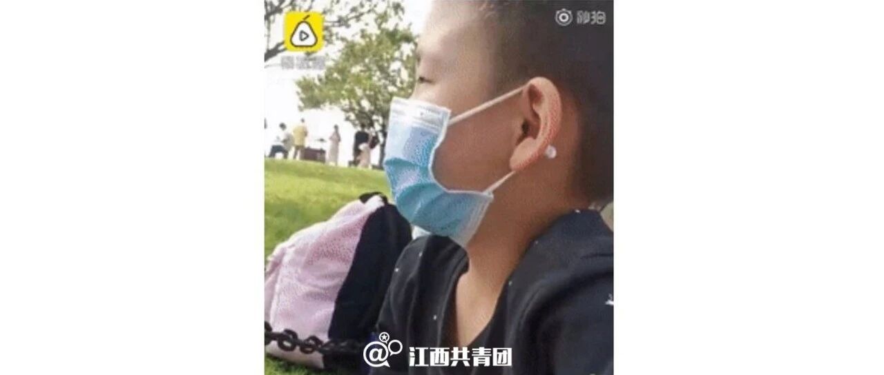 人人人人人！11岁男孩游西湖时突然蹲下写……
