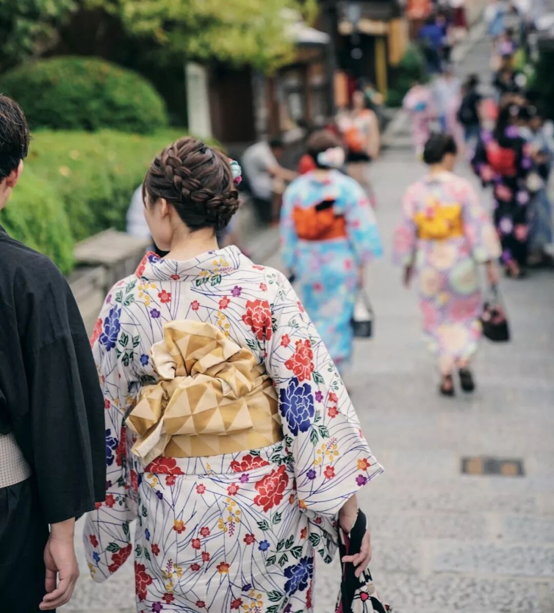 和服 就是藏在一块布下瑰丽的优雅 知日 每日精选公众号文章