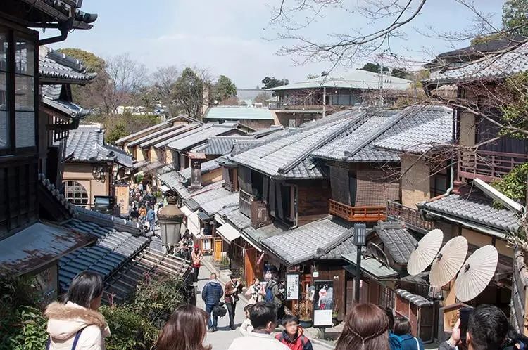 為什麼這些國際大牌 都愛來京都 搞事情 知日 微文庫