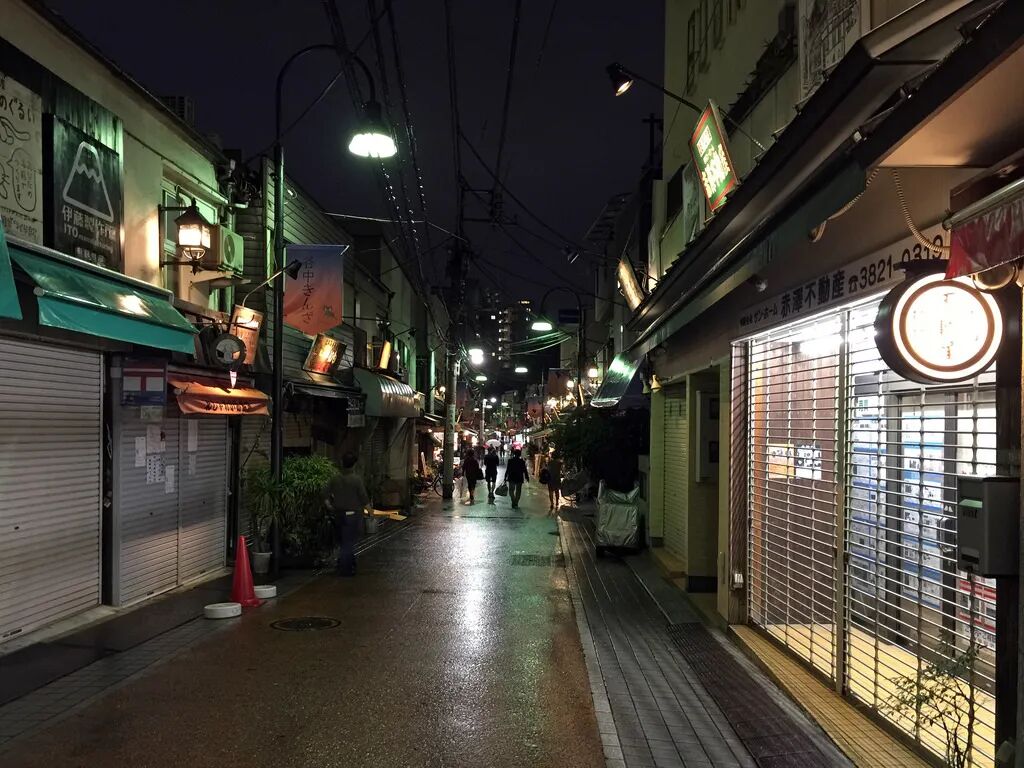 这家酒店融汇了整个城市的风景(图17)