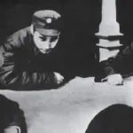 他是林彪的作战科长，为了爱情做了叛徒，1949年秋被逮捕，被枪毙