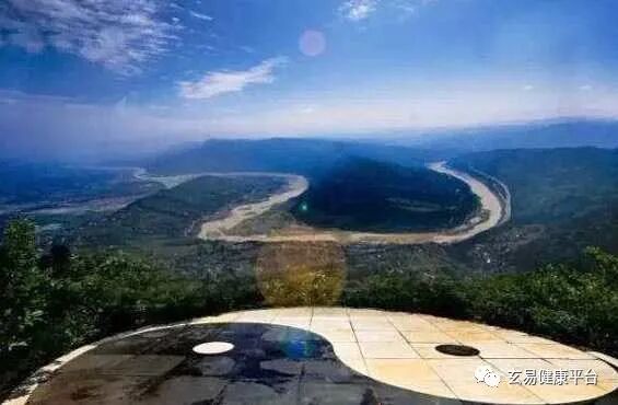 孟玄易老师：小成凭智大成靠德、尊师重道方知古始(图1)