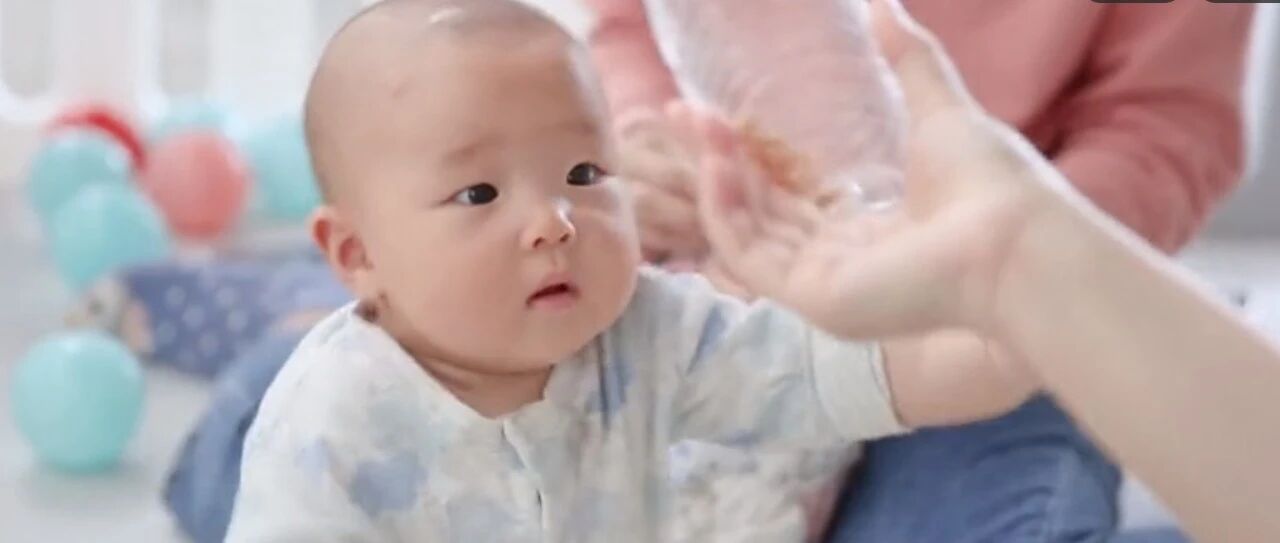 宝宝学坐，急不得！经过这三个阶段宝宝才有坐的能力