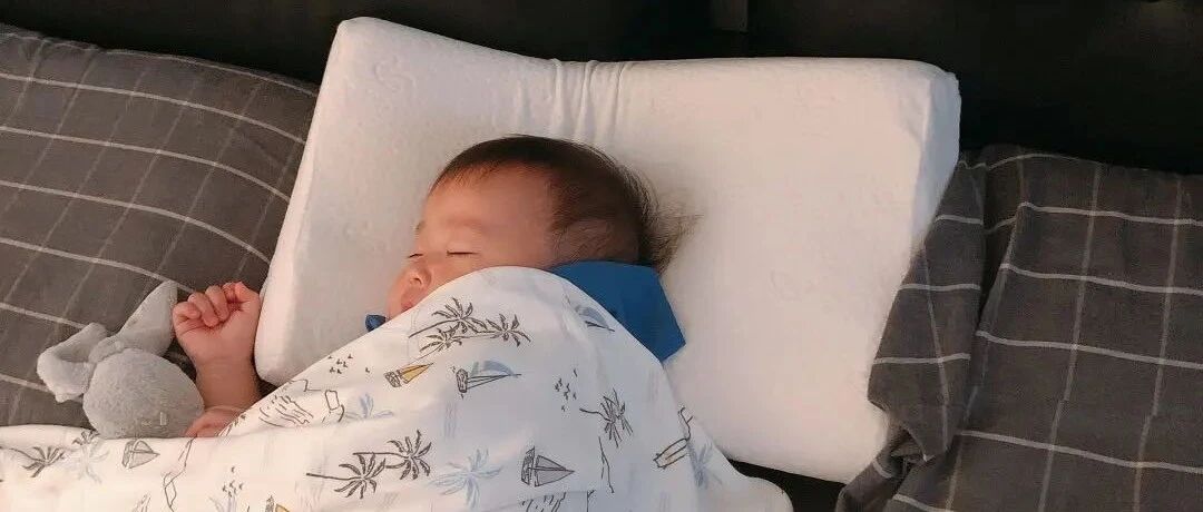 【预告】给小宝的多功能高品质薄被，轻薄柔软又抗菌，到哪都爱带上它。