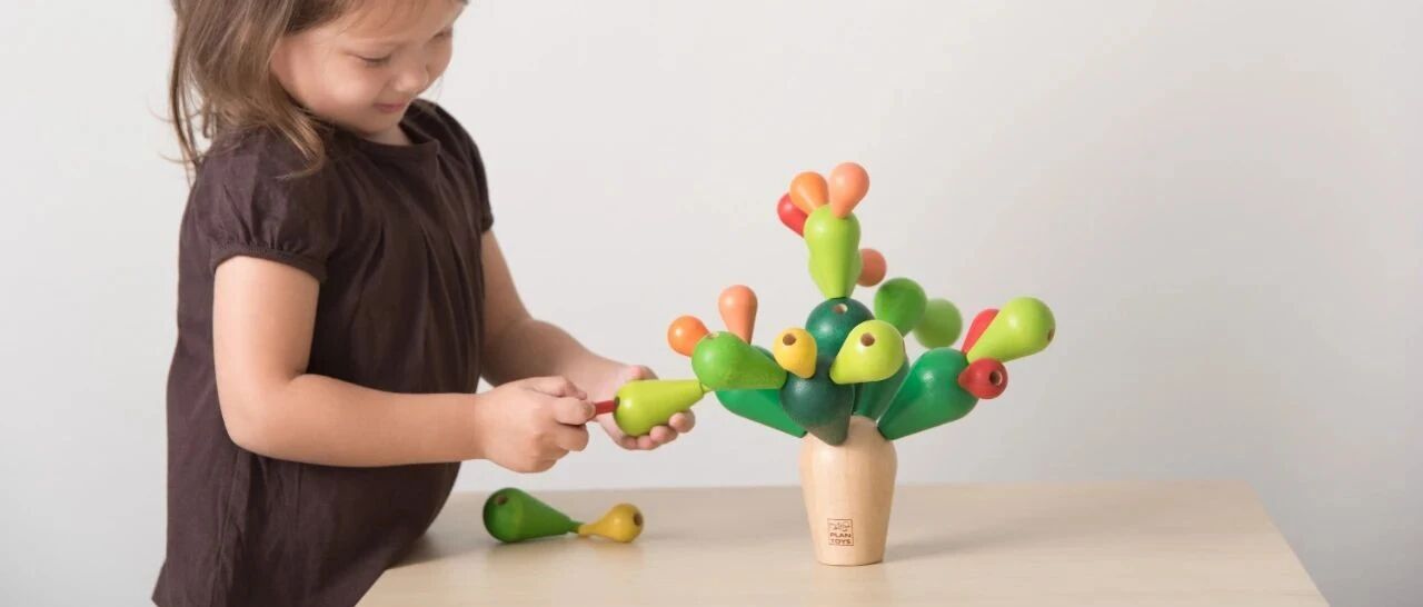 精细运动对宝宝发育有着重要意义，训练时需注意3个事项