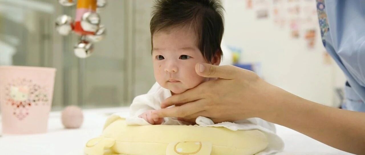 宝宝洗澡时，如何防止耳部进水？3大步骤让宝宝耳部干干爽爽！