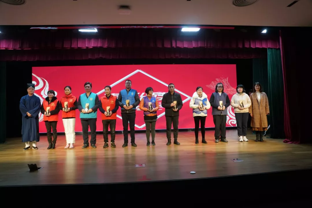 上海慈爱公益基金会2019年优秀志愿者表彰与培训活动圆满举行 上海慈爱公益基金会2019年优秀志愿者表彰与培训活动圆满举行