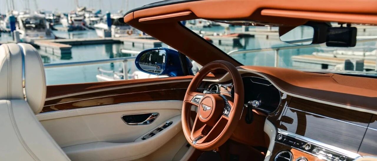 Experience | 海天一色的三亚公路上，宾利新贵们正奢华远行