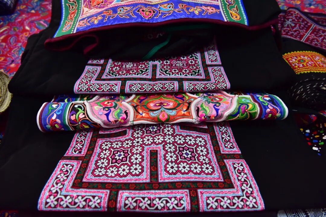 听云南 | 屏边苗族刺绣 穿在身上的无字史书_文旅头条