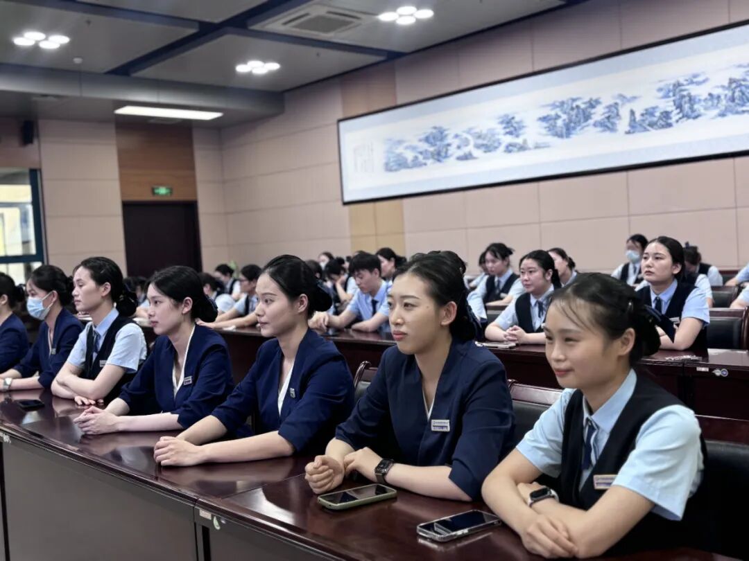 转发 | 一堂美妆课，三重服务升级！特发政务信阳项目构建政务“第一印象力”