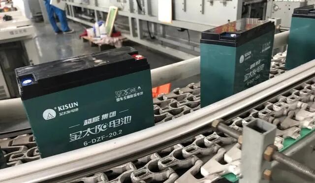 电动车一充电显示红灯，但一会就变绿灯是什么原因