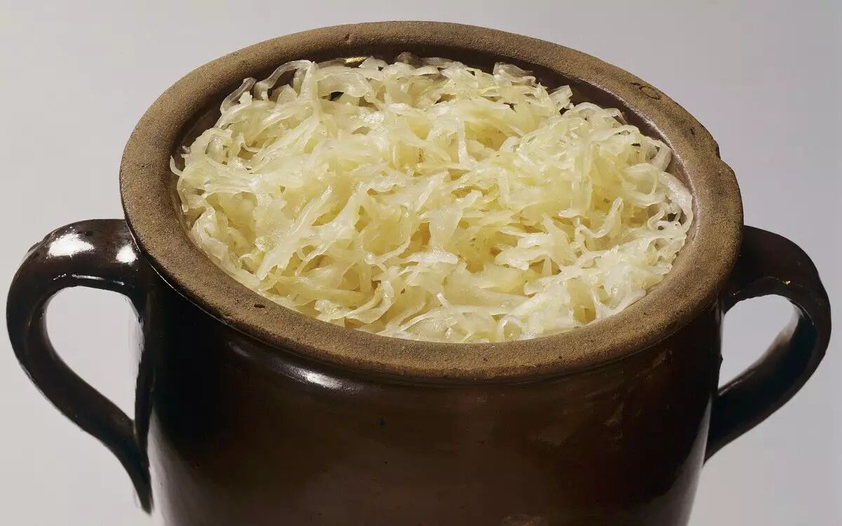 德国人的酸菜腌得好,慢慢地也就小有名气.