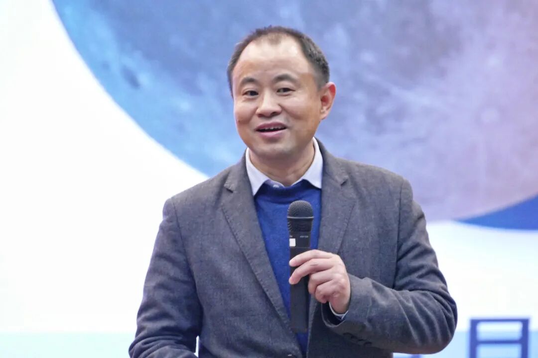 谢更新教授走进南开共同体南渝集团校大三中讲探月故事