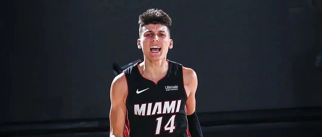 塔图姆半场28分自我救赎，只可惜遇到行走的投篮机希罗