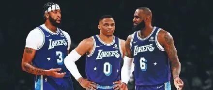 湖人的一地鸡毛，是否应该交易詹姆斯，以及不可思议的莫兰特