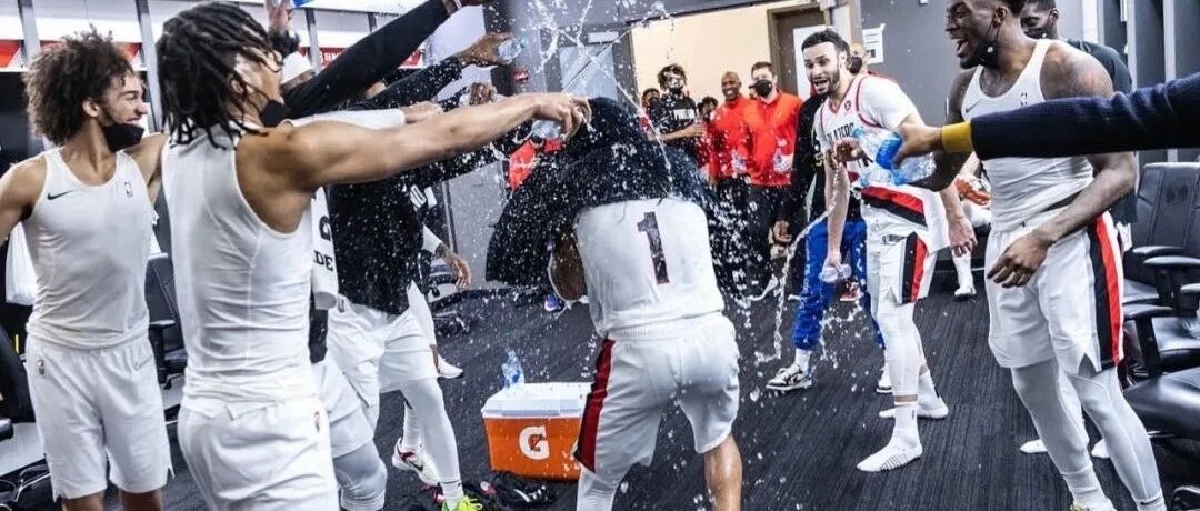 利拉德小弟！叫一声西帝，不过分吧？