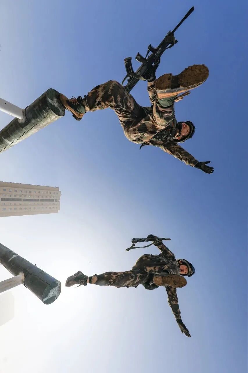 张力十足!热血练兵瞬间震撼来袭 - 人民武警 - 微信公众号文章