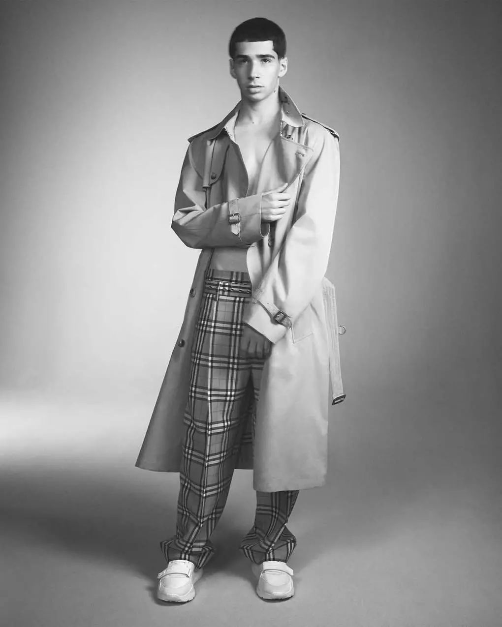 新玩法：Burberry 復刻了 Vivienne Westwood 1993 秋冬系列 時尚 第15張