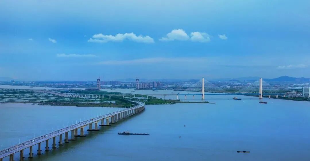 广州南沙区【珠江海御】34000元/㎡，270°环幕海景豪宅！