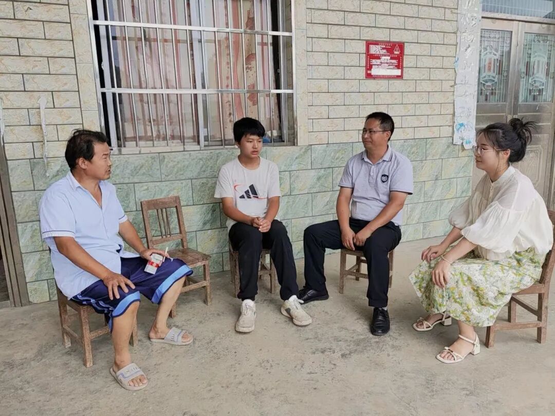 恩阳区尹家小学1.jpg