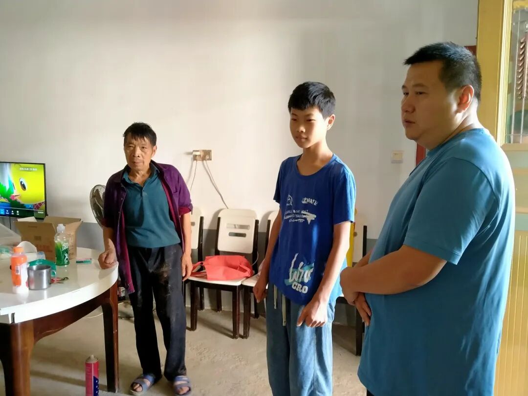 南江石滩.jpg