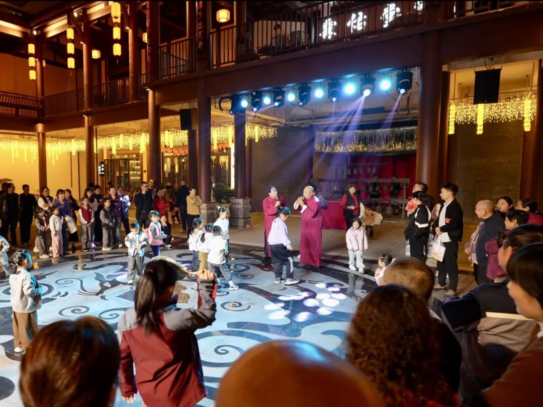 青滩茶馆相声表演 (2).png