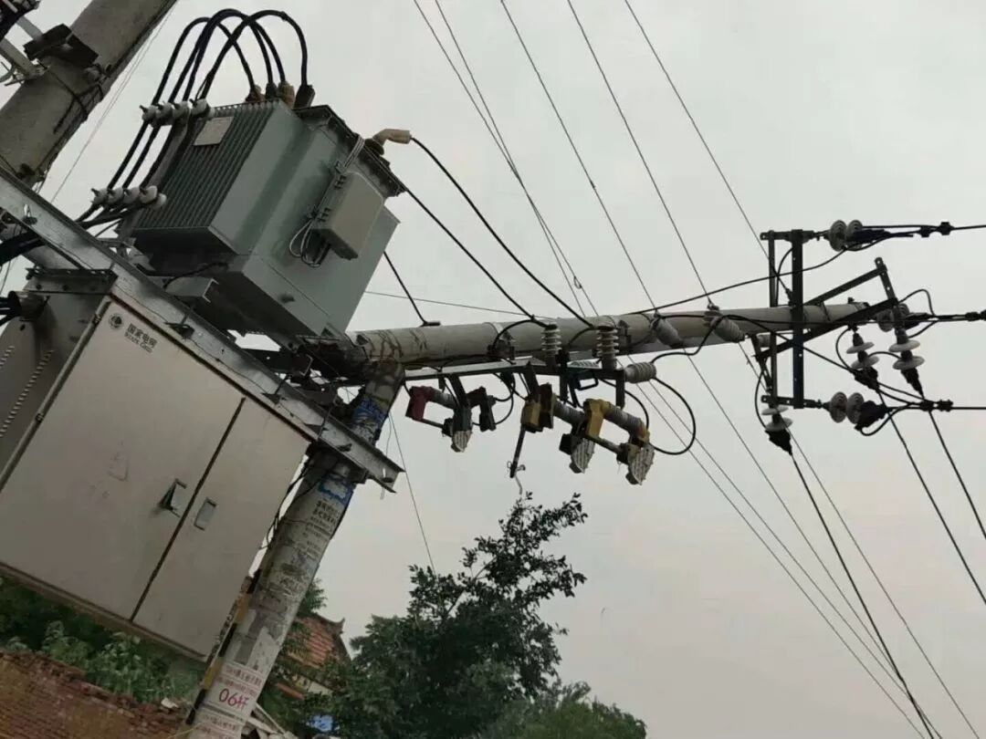 河南杞县突下暴雨街道被淹