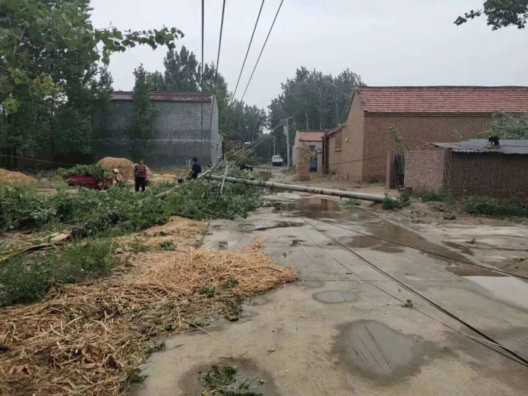 河南杞县突下暴雨街道被淹