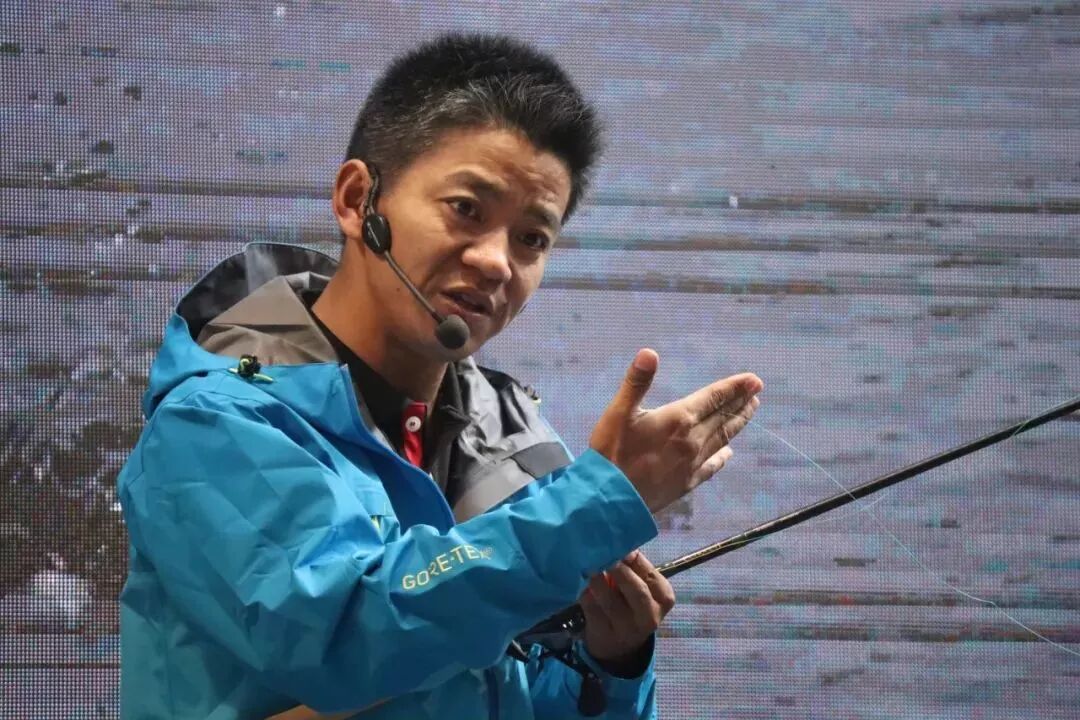 龚老师,一样的舞台上一届天津展,我们首次邀请到了签约钓手龚磊学习2