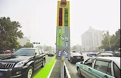红灯能不能掉头？学会这些规则，秒变马路“老司机”!
