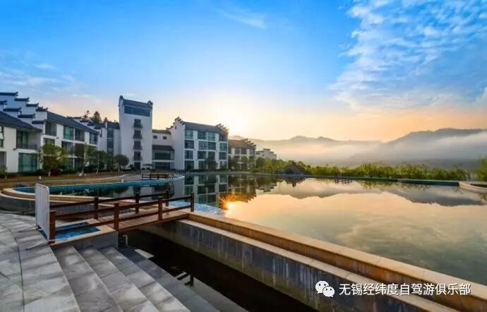黄山宏村奇墅湖畔,酒店是按五星级标准投资新建的一家休闲度假型酒店