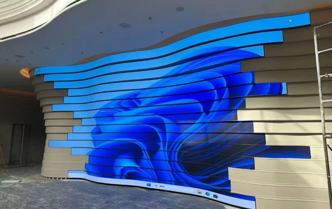 新疆库尔勒万丽酒店LED显示屏项目完工！科技与艺术的完美融合