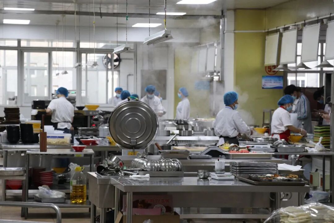 闪电号>校园>滨州医学院>此次评选,既是对我校餐厅管理工作的肯定和