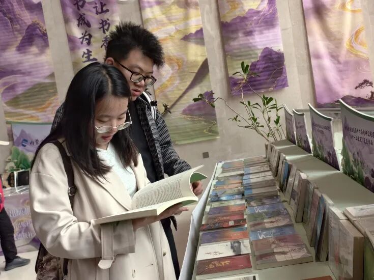 全民阅读活动 | 内蒙古文学杂志社邀您共赴书香之约 第5张