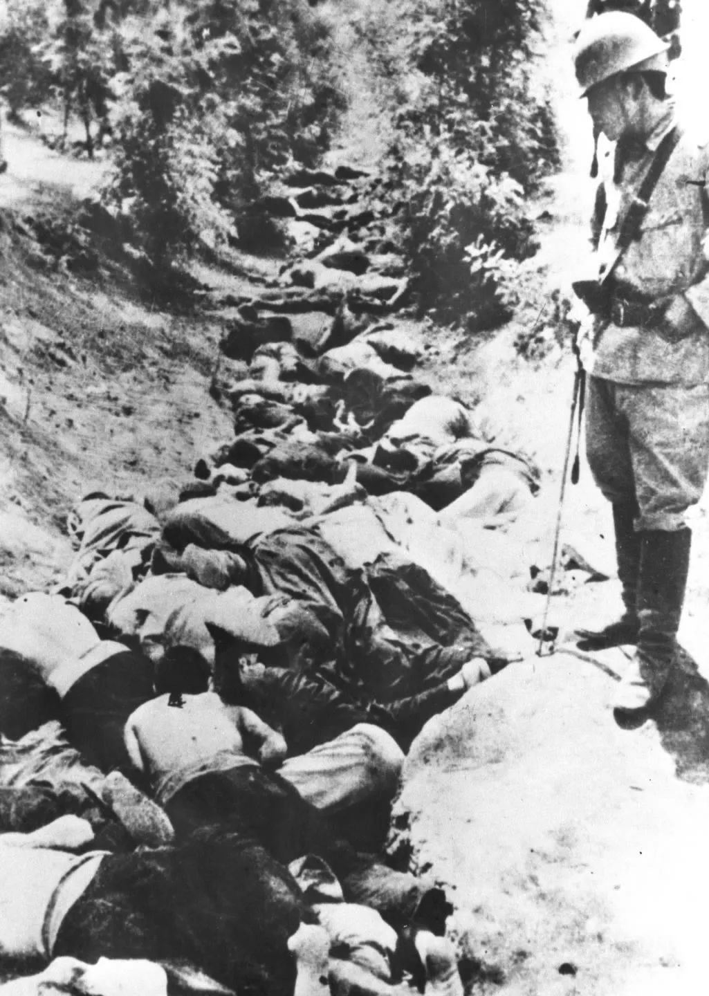被日军残杀南京城内30万以上中国人在此后的一个多月时间里侵华日军