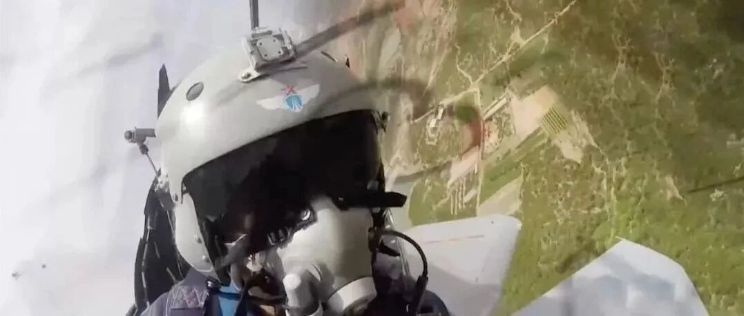 他48秒内3次放弃跳伞逃生！