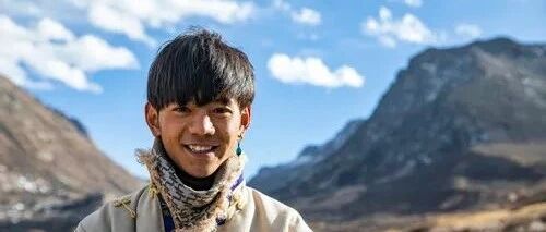 跟丁真回了趟家，看到了诗意田园