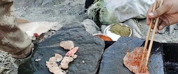 巴适！ 我军在海拔5000米上吃起火锅撸起串……