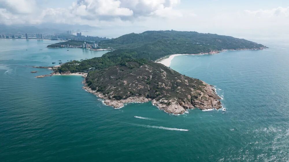 这是无人机拍摄的广东惠州海龟湾。新华社记者 李嘉乐 摄