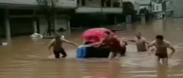 惊险！孕妇遭洪水围困转移途中产子，取这个名字做纪念