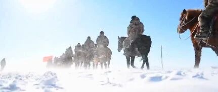 大雪皑皑，骑兵列队！四子王旗接“公主”回家！