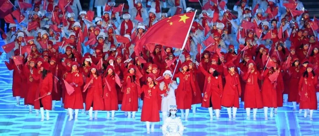 刚刚，中国代表团入场！燃！